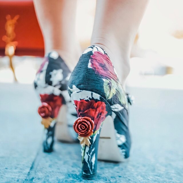 Good things come to those who wait! These Dolce & Gabbana floral Mary Janes were my super deal of 2016 finding these babies 75% off at UAL! Still loving these treasures. 📸: @kelseycherry
